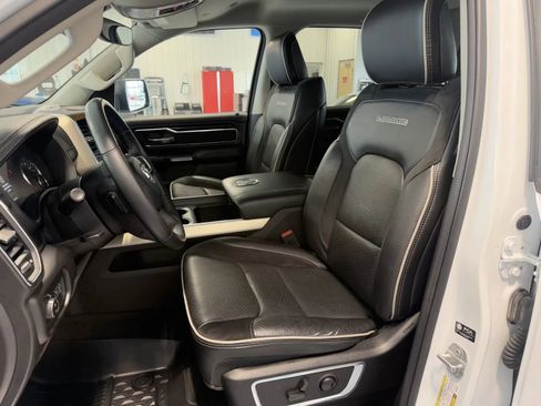 Used 2022 RAM 1500 Laramie AWD/4WD image 11