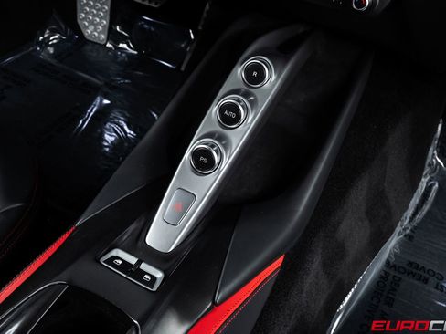 Used 2020 Ferrari 812 Superfast RWD image 31