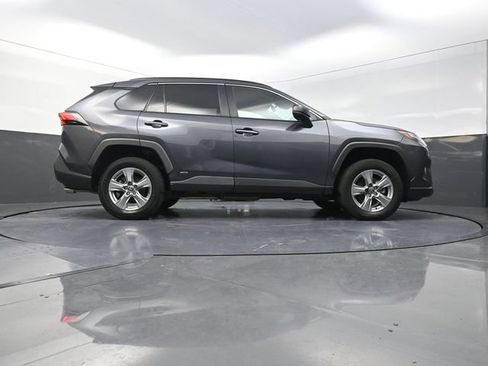Used 2025 Toyota RAV4 LE AWD/4WD image 38