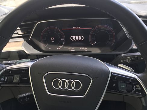 Used 2022 Audi e-tron Premium Plus AWD/4WD image 14
