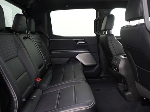 Used 2025 GMC Sierra EV Denali AWD/4WD image 12