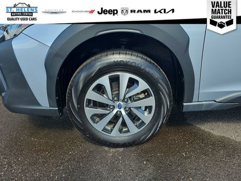 Used 2023 Subaru Outback Premium AWD/4WD image 12