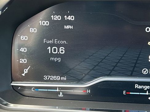 Used 2023 GMC Yukon SLT image 12