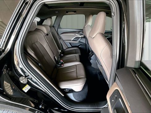 New 2025 Audi Q5 Premium Plus image 10