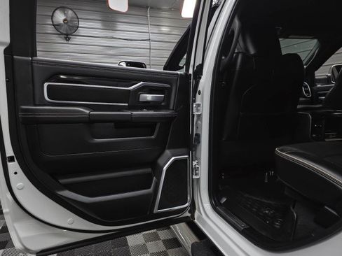 Used 2019 RAM 2500 Laramie AWD/4WD image 36