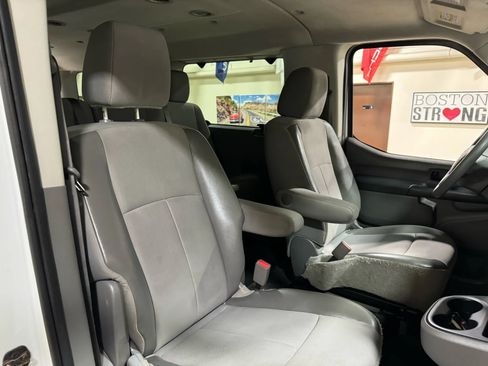 Used 2018 Nissan NV 3500 S RWD image 26