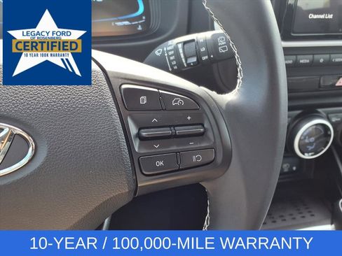 Used 2024 Hyundai Venue Limited image 17