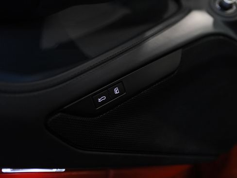 Used 2021 Ferrari F8 Tributo RWD image 14