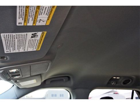 Used 2020 Ford Explorer XLT w/ Equipment Group 202A image 30