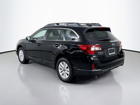 Used 2016 Subaru Outback 2.5i Premium image 3