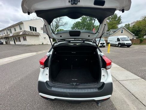 Used 2019 Nissan Kicks SR w/ SR Premium Package FWD image 25