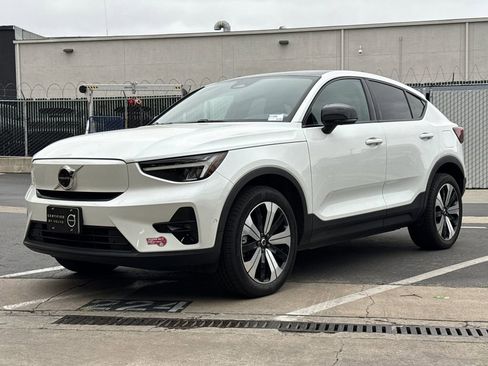Used 2023 Volvo C40 P8 Recharge Plus AWD/4WD image 2