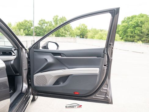 Used 2021 Toyota Camry SE FWD image 38