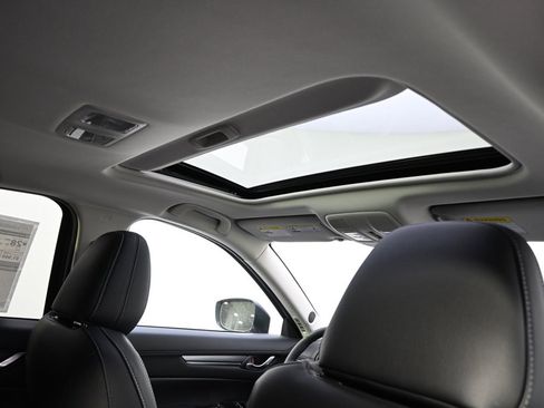 New 2025 MAZDA CX-5 AWD 2.5 S w/ Premium Plus Pkg image 17