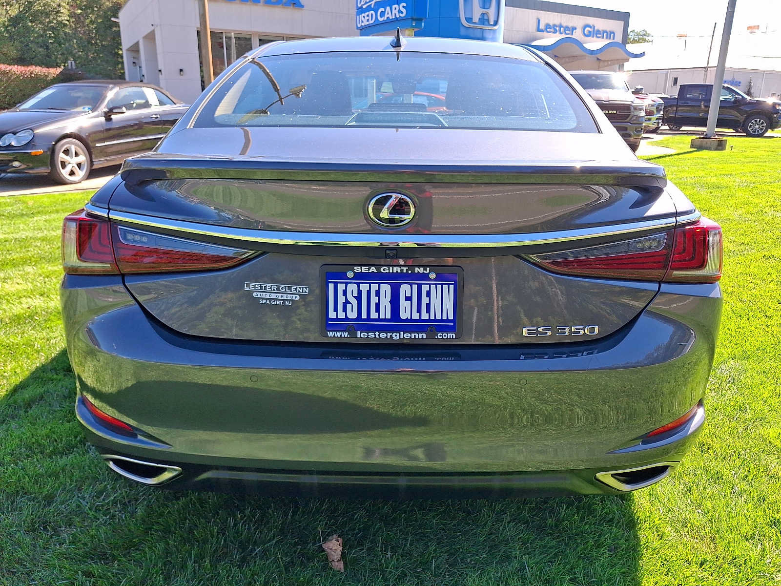 Used 2022 Lexus ES 350 w/ Premium Package FWD image 5