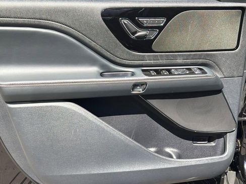 New 2026 Lincoln Aviator AWD image 11