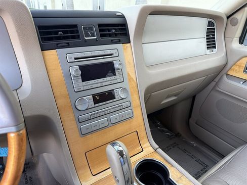 Used 2008 Lincoln Navigator 2WD image 24