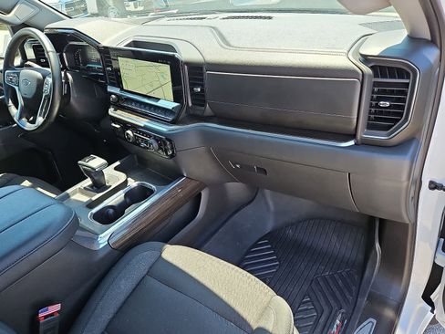 Used 2025 Chevrolet Silverado 1500 LT Trail Boss AWD/4WD image 34