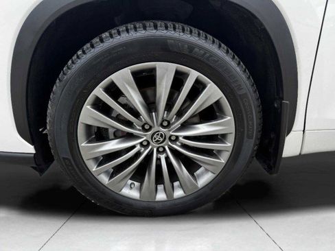 Used 2021 Toyota Highlander Platinum image 76