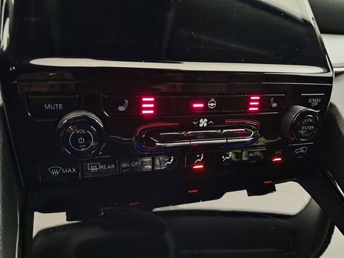 Used 2022 Jeep Grand Cherokee L Limited image 33