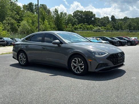 Used 2022 Hyundai Sonata SEL FWD image 2