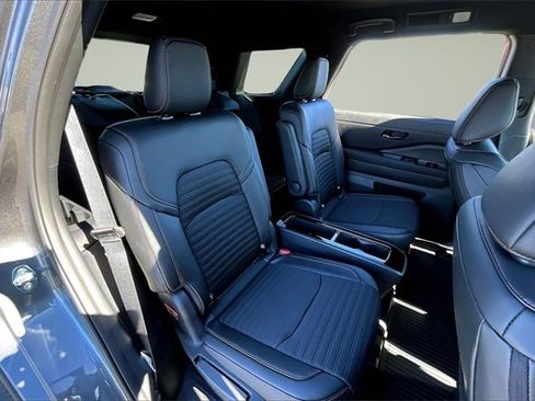 New 2025 Nissan Pathfinder Rock Creek image 9