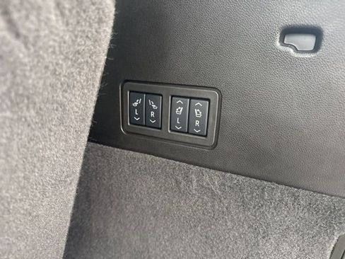 Certified 2025 Cadillac XT6 Premium Luxury image 9