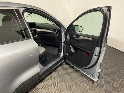 Used 2022 Ford Escape SE w/ Cold Weather Package AWD/4WD image 36