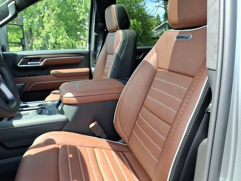 New 2026 GMC Sierra 3500 Denali Ultimate AWD/4WD image 19