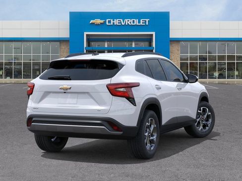 New 2026 Chevrolet Trax LT w/ Driver Confidence Package FWD image 4