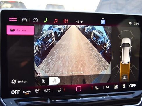 New 2026 Volkswagen Tiguan SE image 14