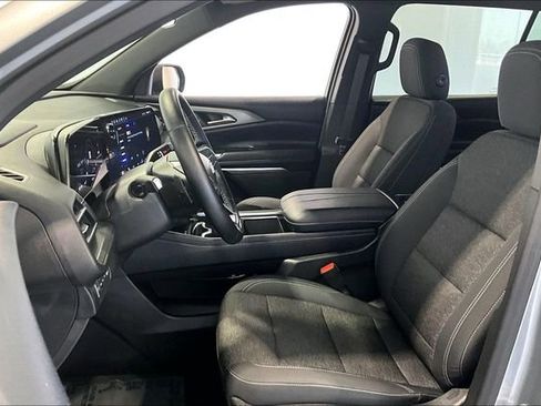 Used 2025 Chevrolet Traverse LT AWD/4WD image 22