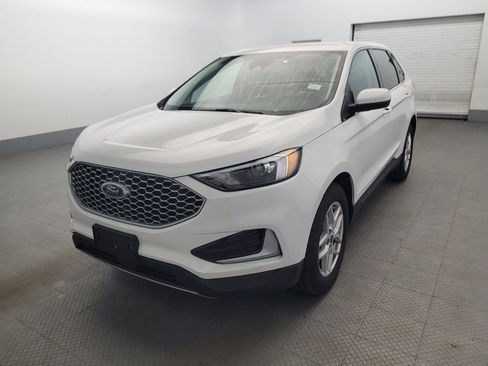 Used 2024 Ford Edge SEL image 2