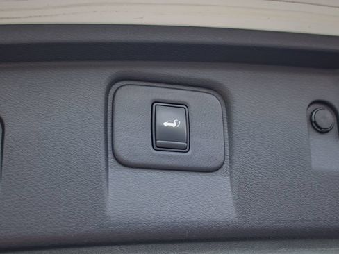 Used 2017 Nissan Murano Platinum w/ Platinum Technology Package AWD/4WD image 35