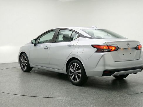 Used 2025 Nissan Versa SV image 6