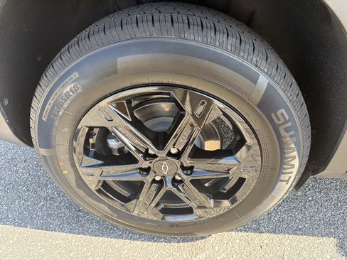 Used 2025 Chevrolet Blazer LT FWD image 28