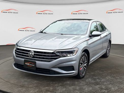 Used 2021 Volkswagen Jetta SE FWD image 1