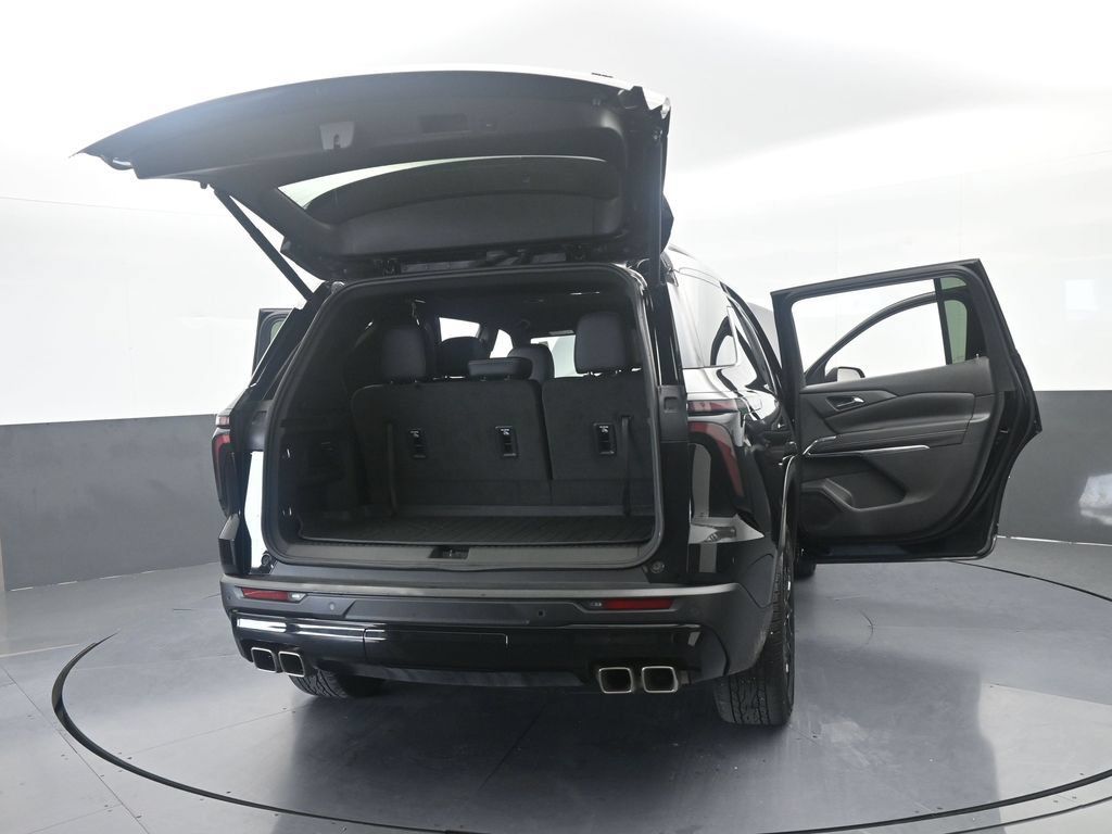 Used 2024 Chevrolet Traverse LT w/ Midnight/Sport Edition FWD image 82