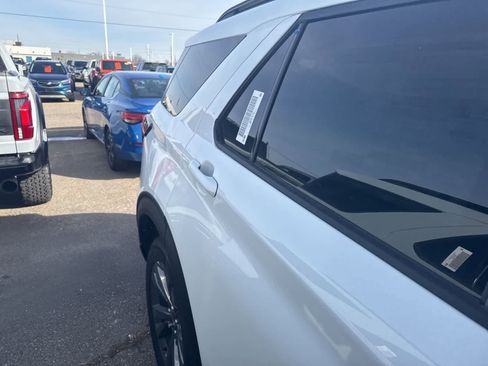 New 2026 Ford Explorer Active w/ Active Comfort Package image 14