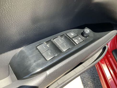 Used 2025 Toyota Camry SE w/ Convenience Package FWD image 13