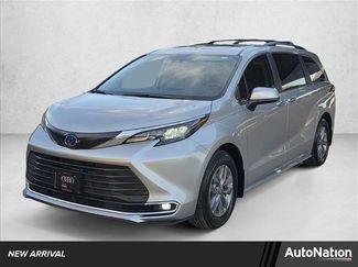 Used 2024 Toyota Sienna XLE video 1