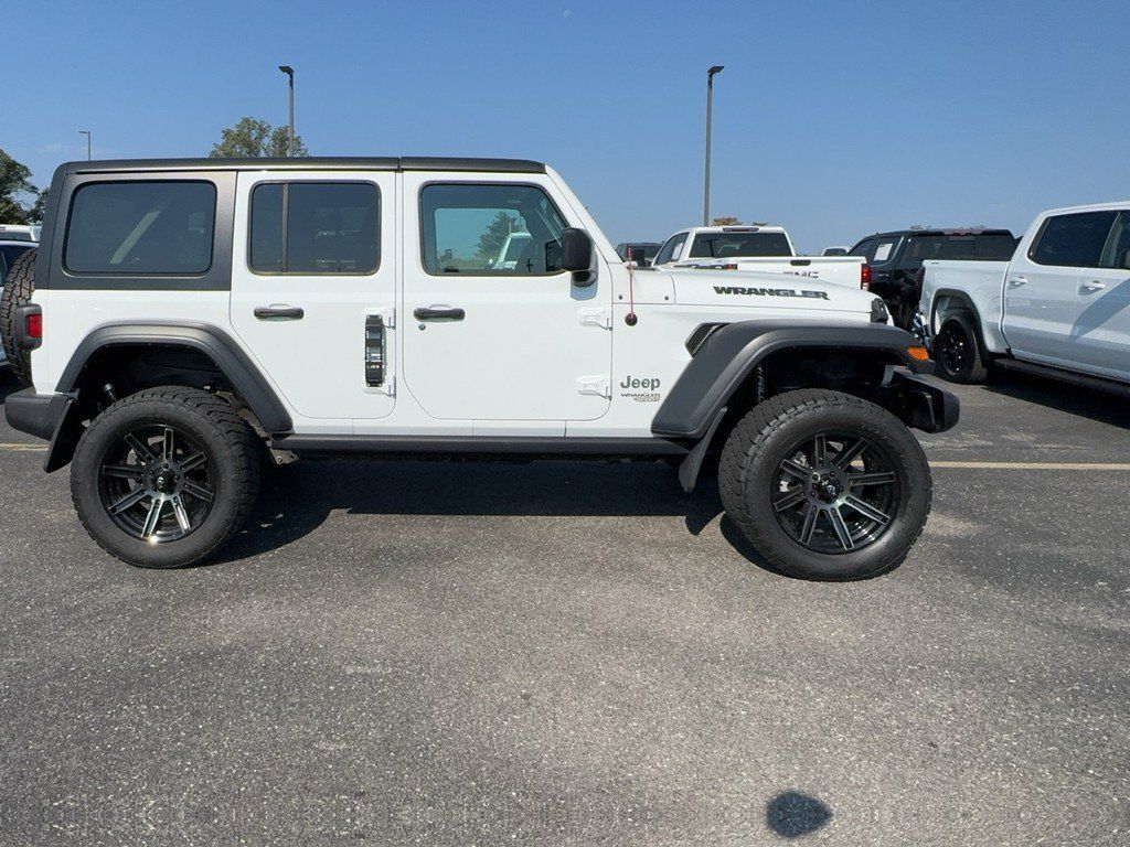 Used 2018 Jeep Wrangler Unlimited Sport S AWD/4WD image 1