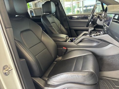 Used 2019 Porsche Cayenne AWD/4WD image 14