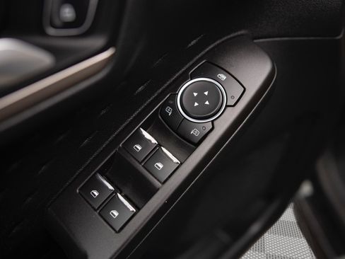 Used 2020 Ford Escape SE image 28