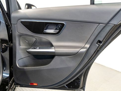 Used 2025 Mercedes-Benz C 300 Sedan image 23