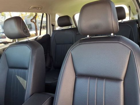 Certified 2022 Volkswagen Tiguan SE image 19