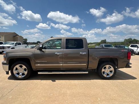 Used 2015 Chevrolet Silverado 1500 LTZ Z71 w/ LTZ Plus Package AWD/4WD image 6