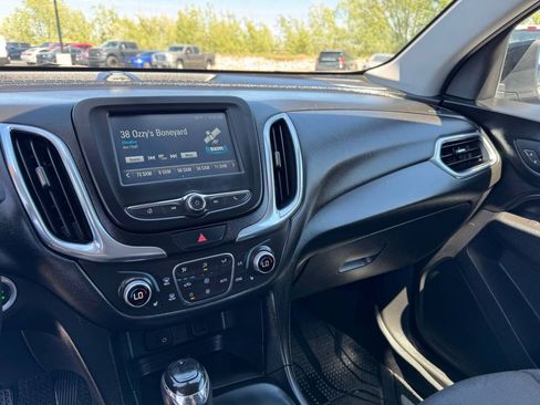 Used 2018 Chevrolet Equinox LT AWD/4WD image 11