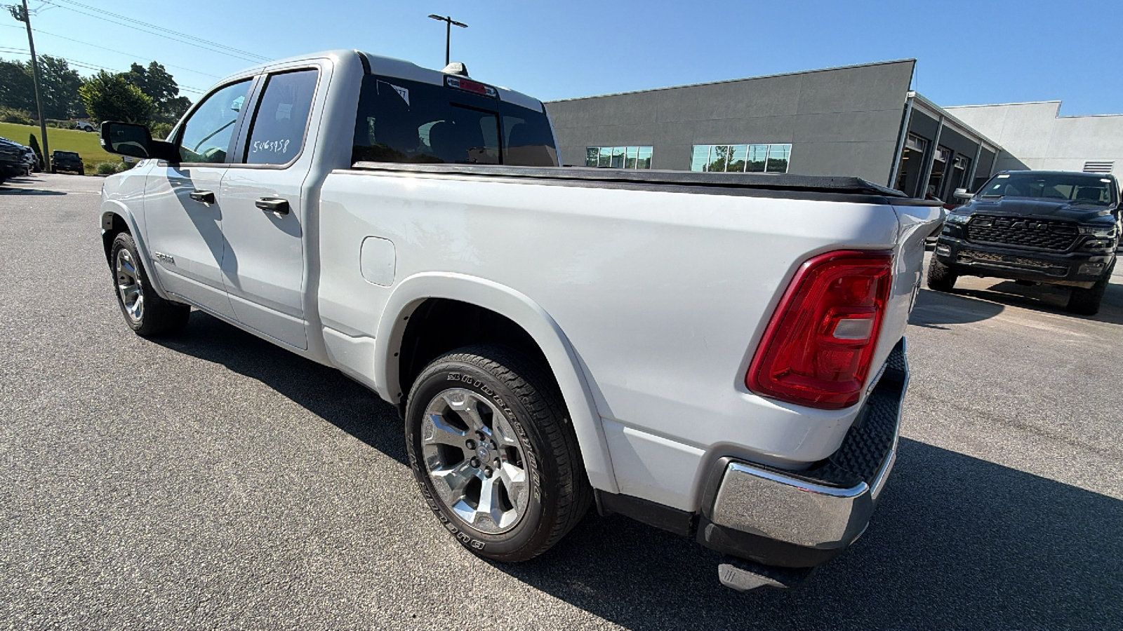 Used 2025 RAM 1500 Big Horn AWD/4WD image 10