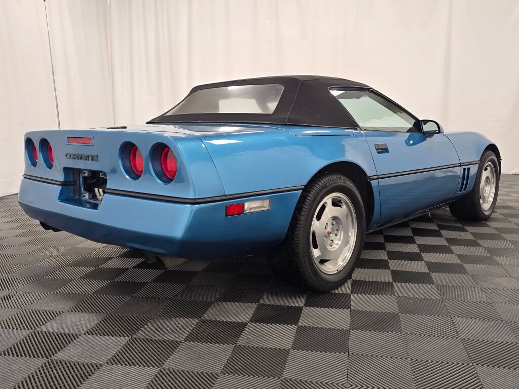 Used 1988 Chevrolet Corvette Convertible RWD image 5